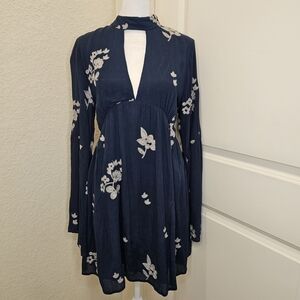 Honey Belle Navy Floral Embroidered Keyhole Dress with Bell Sleeves M